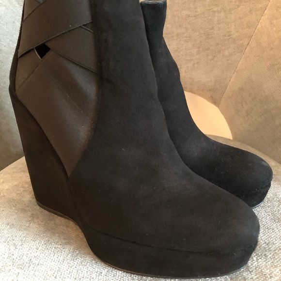 Stuart Weitzman ‘Hiembrace’ Bootie - Picture 3 of 7